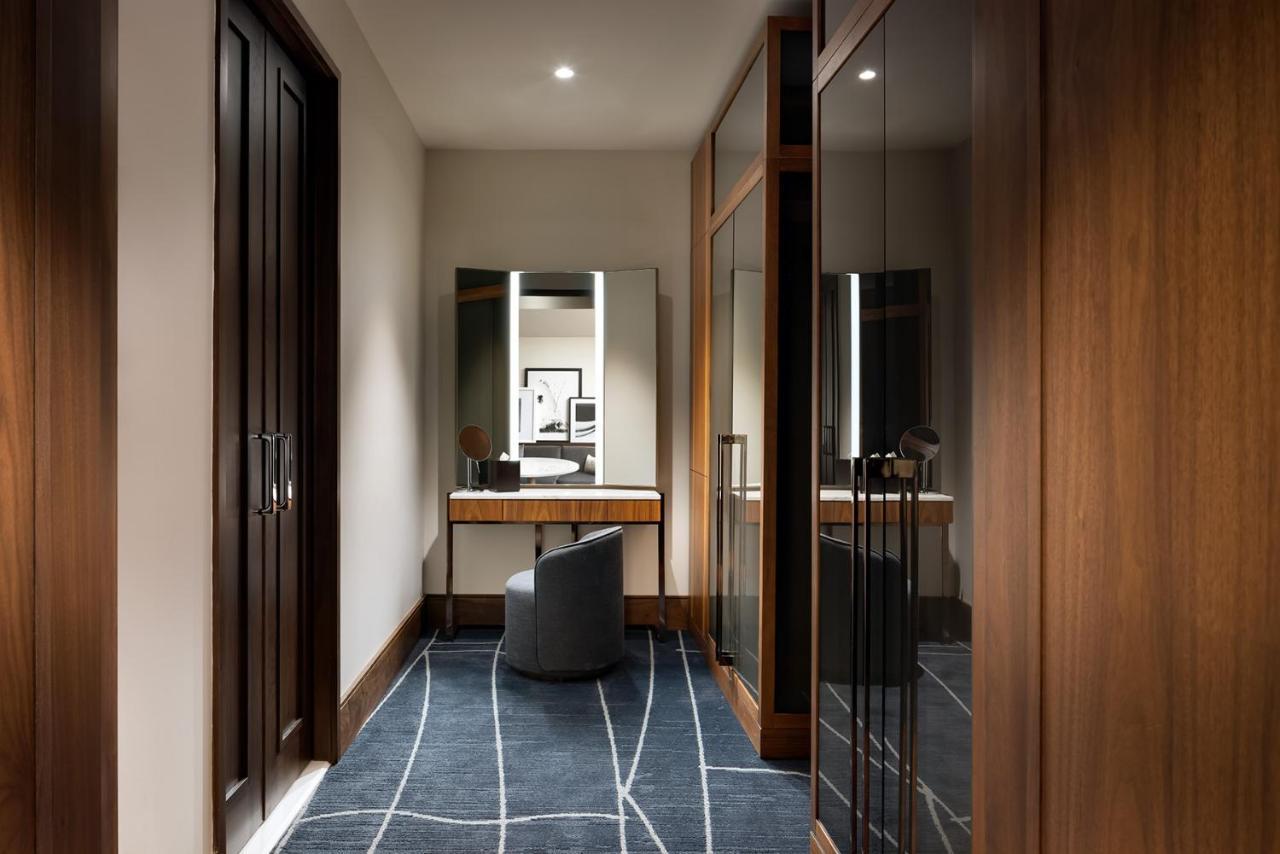 Park Hyatt Toronto Hotel Exterior photo